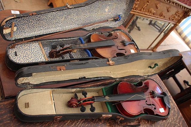 Appraisal: A MODERN VIOLIN two piece back the back cm long