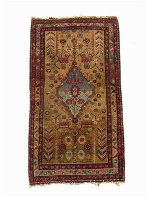 Appraisal: A Hamadan rug North West Persia c x in x