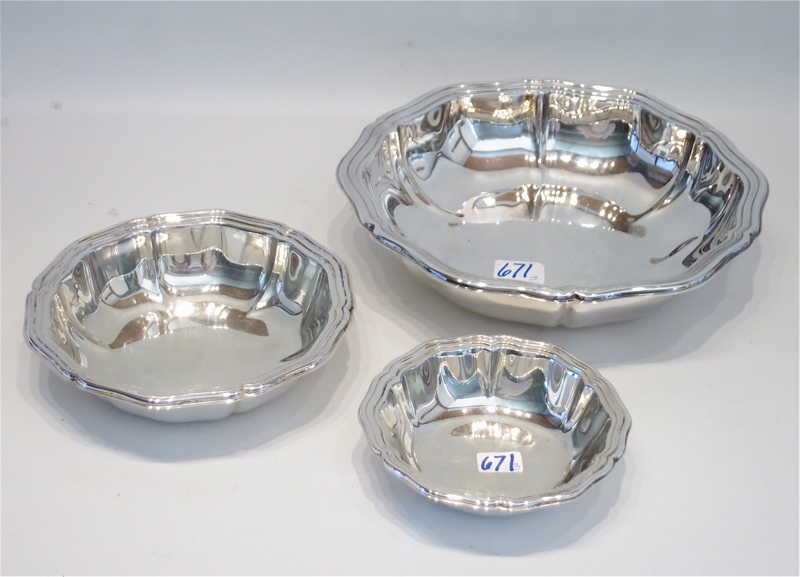 Appraisal: SET OF THREE GERMAN FINE SILVER BOWLS graduating sizes and