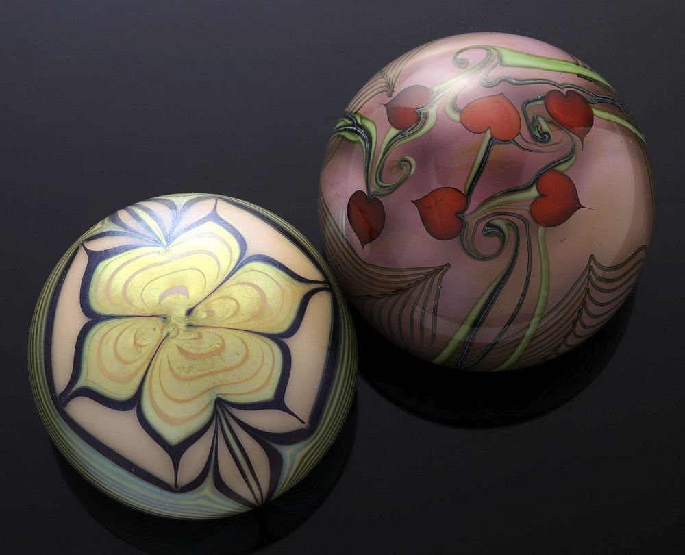 Appraisal: TWO GOOD ORIENT AND FLUME ART GLASS PAPERWEIGHTS - The