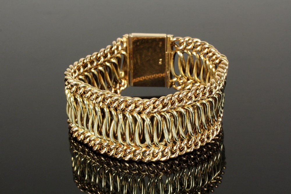 Appraisal: BRACELET - Circa Chain Link Design Bracelet in two-tone K