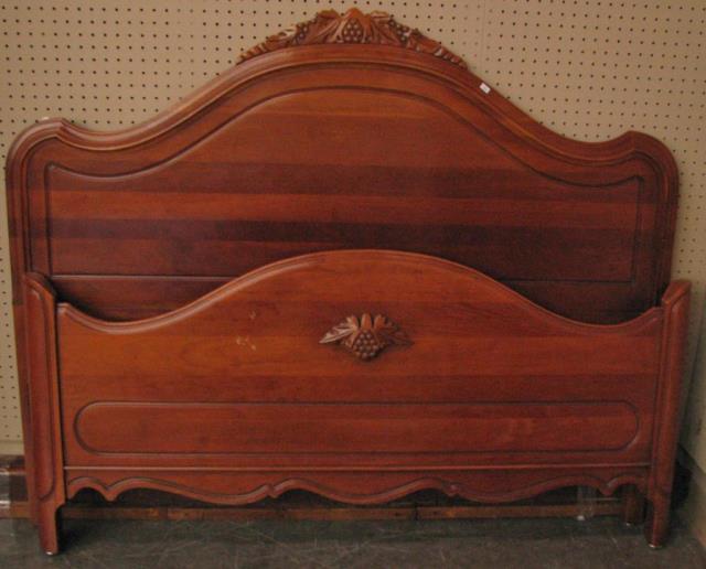 Appraisal: A Davis Cabinet Company cherry full size bed with leaf