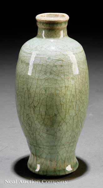 Appraisal: A Chinese Longquan Celadon Vase Ming Dynasty - sturdily potted