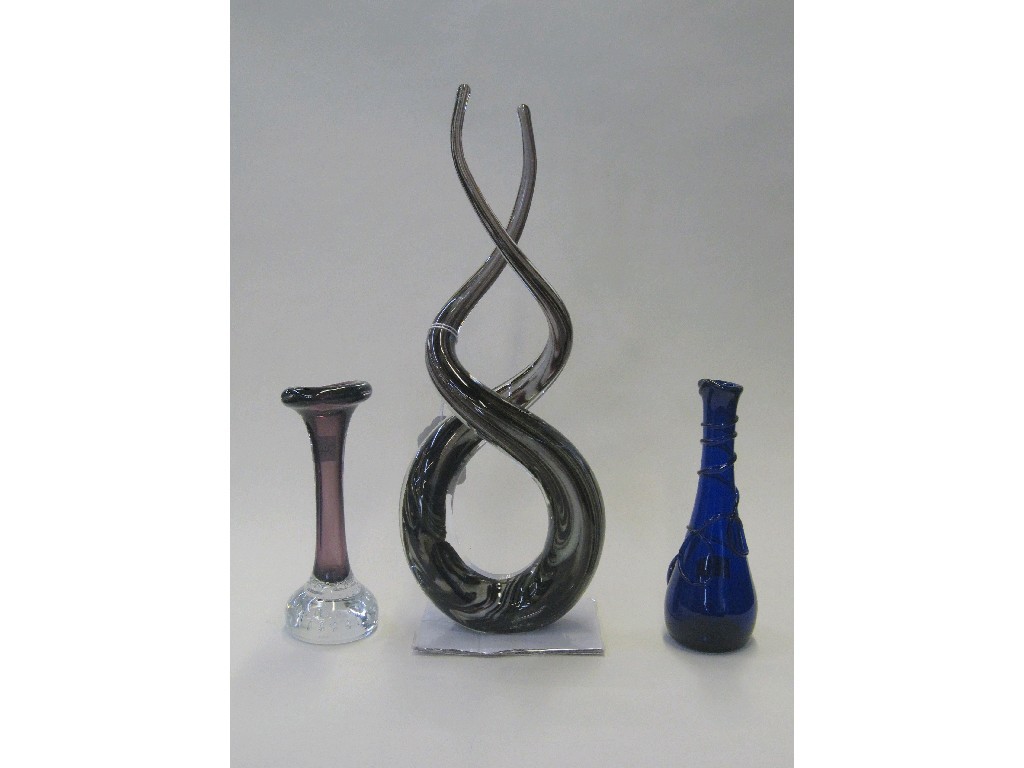 Appraisal: Art glass sculpture and two vases