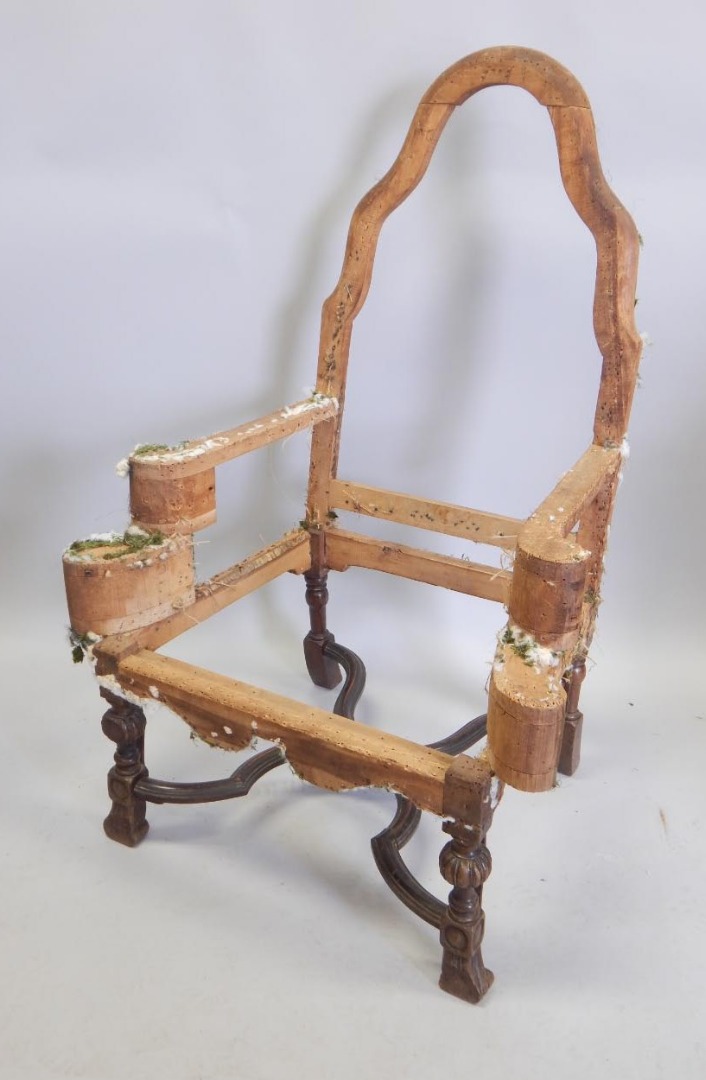 Appraisal: A late th early thC walnut armchair on turned legs