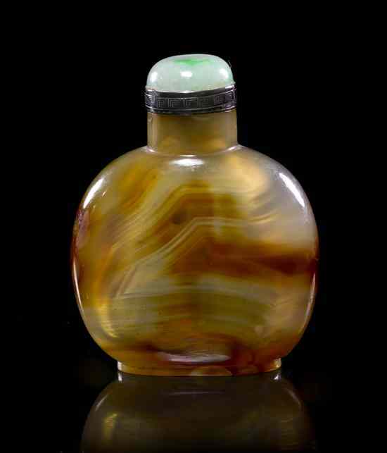 Appraisal: An Agate Snuff Bottle of compressed form having alternating russet