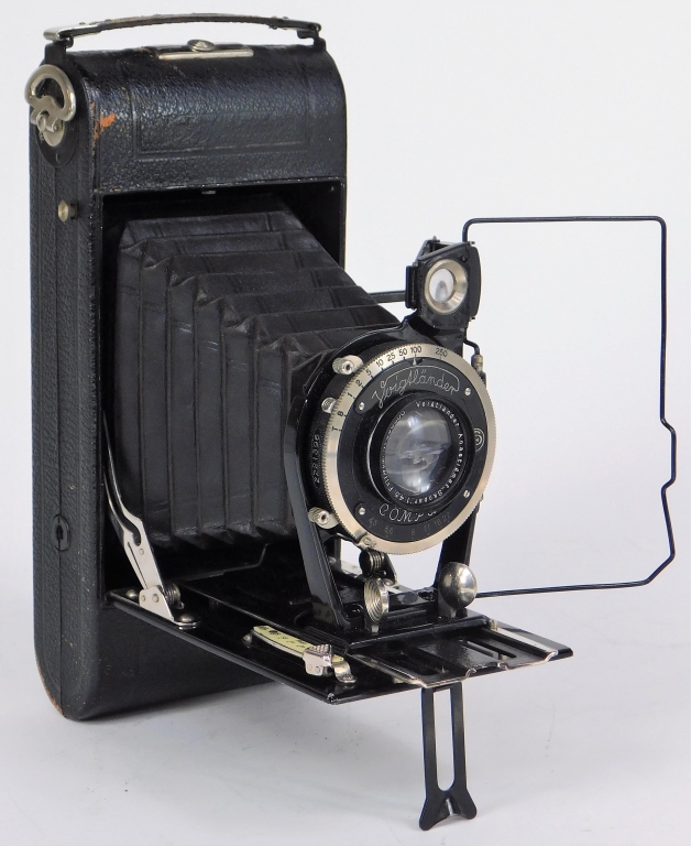 Appraisal: VOIGTL NDER INOS I FOLDING CAMERA Voigtl nder Inos I