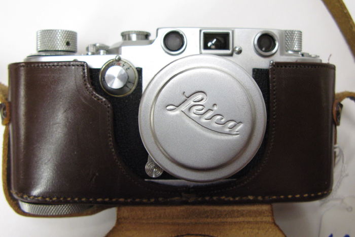 Appraisal: ERNST LEITZ WETZLAR CAMERA LEICA IIIC range finder body Summitar