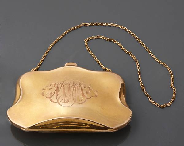 Appraisal: A k gold purse with chain g length x in