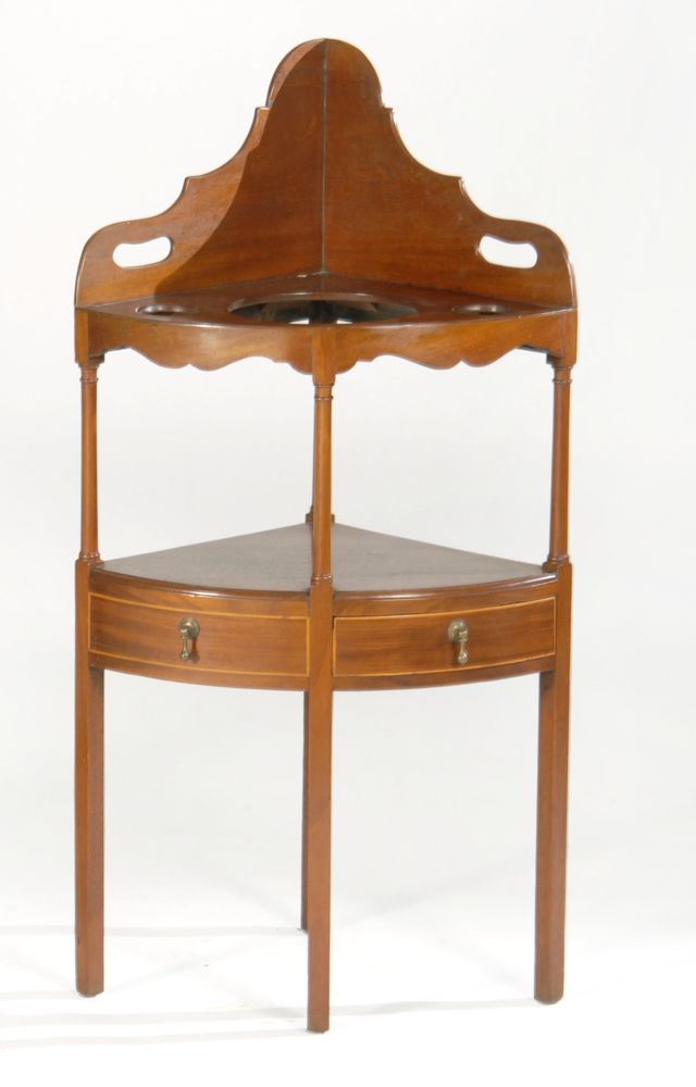 Appraisal: ANTIQUE AMERICAN FEDERAL CORNER WASHSTAND Late th CenturyIn mahogany Single