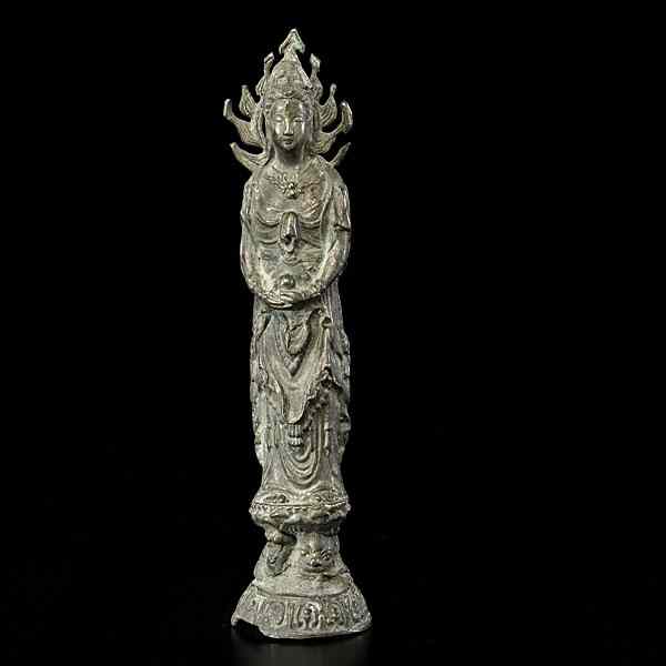 Appraisal: Chinese Standing Guanyin Bronze Chinese th century A standing bronze