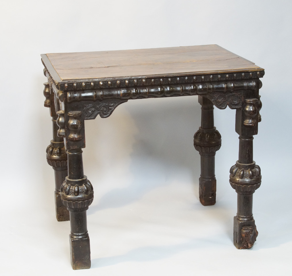 Appraisal: A thC Flemish rectangular centre table with walnut oak and