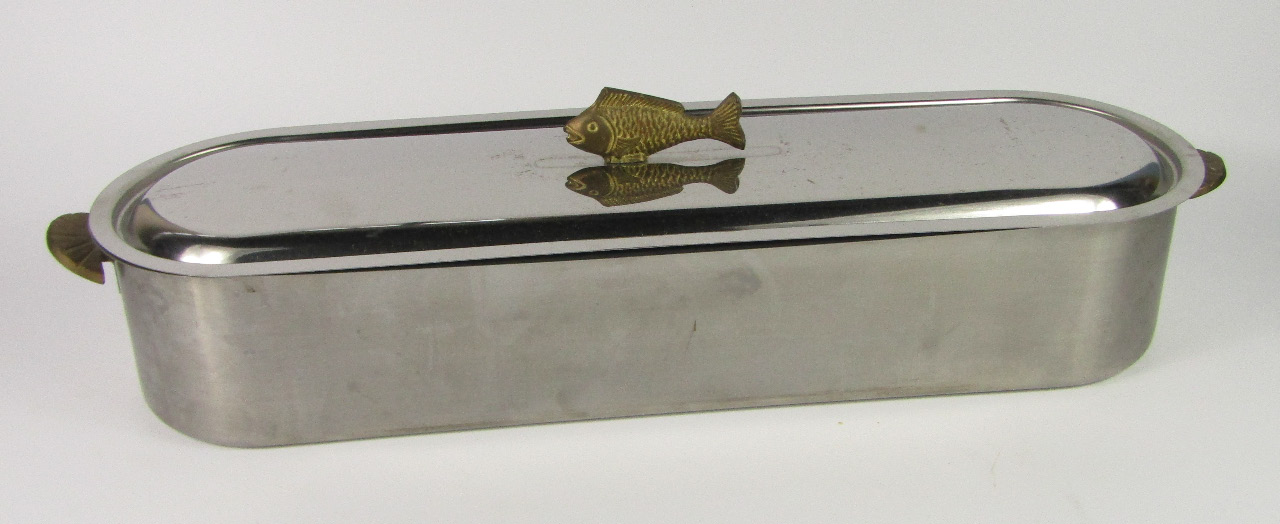 Appraisal: An aluminium and brass fish kettle with drainer shelf cm