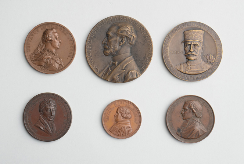 Appraisal: GROUP OF BRONZE COMMEMORATIVE MEDALS including medals honoring Martin Luter