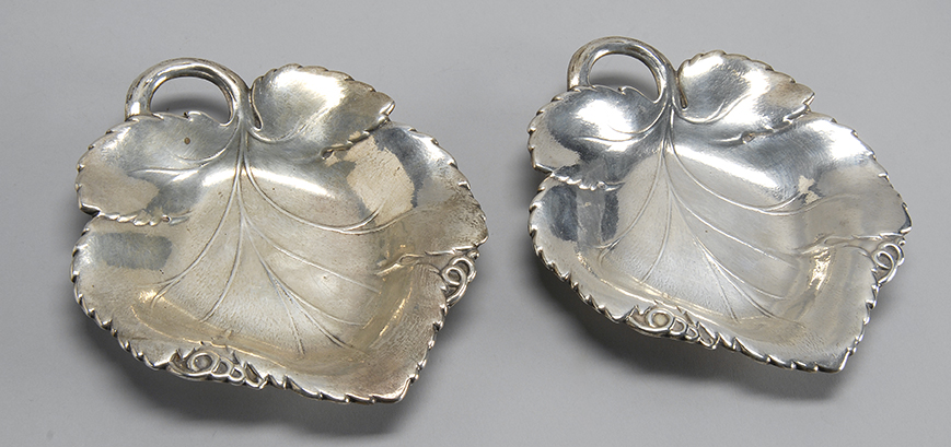 Appraisal: TWO REED BARTON STERLING SILVER CANDY DISHES Both in the