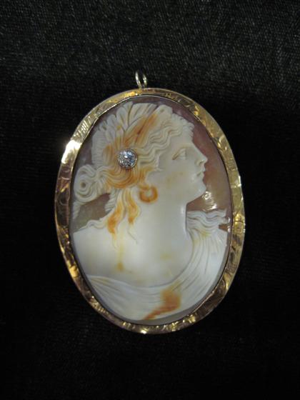 Appraisal: karat yellow gold cameo broochCarved shell cameo of a lady