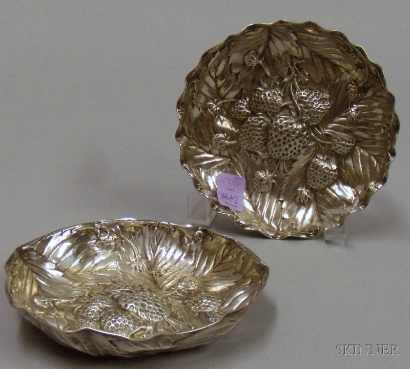 Appraisal: Pair of Gorham Sterling Silver Berry Bowls Dia in