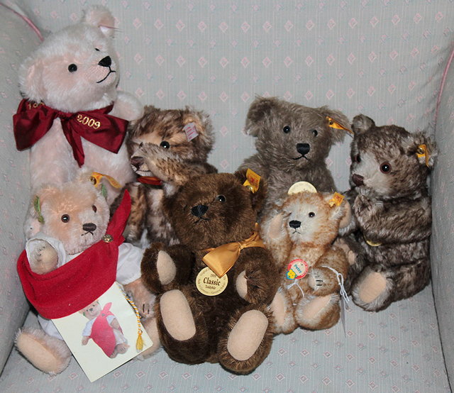 Appraisal: SEVEN VARIOUS SMALL STEIFF COLLECTORS BEARS to include Classic Teddy