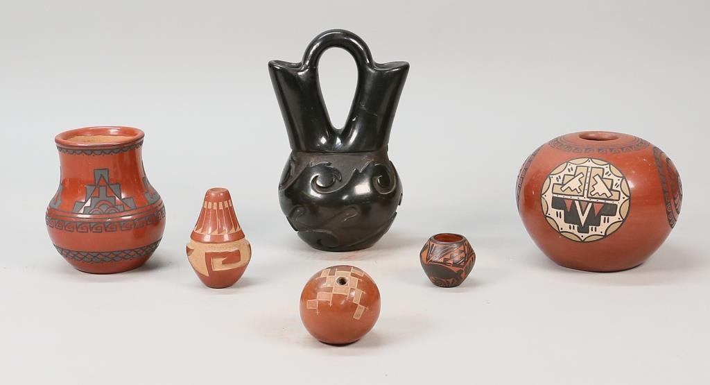 Appraisal: pieces of Native American pottery pieces Santa Clara Pueblo vases