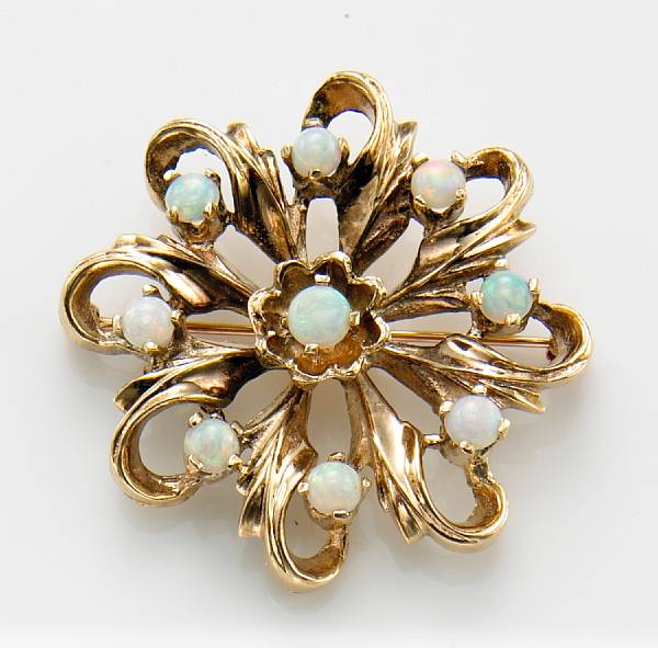 Appraisal: An opal and k gold brooch