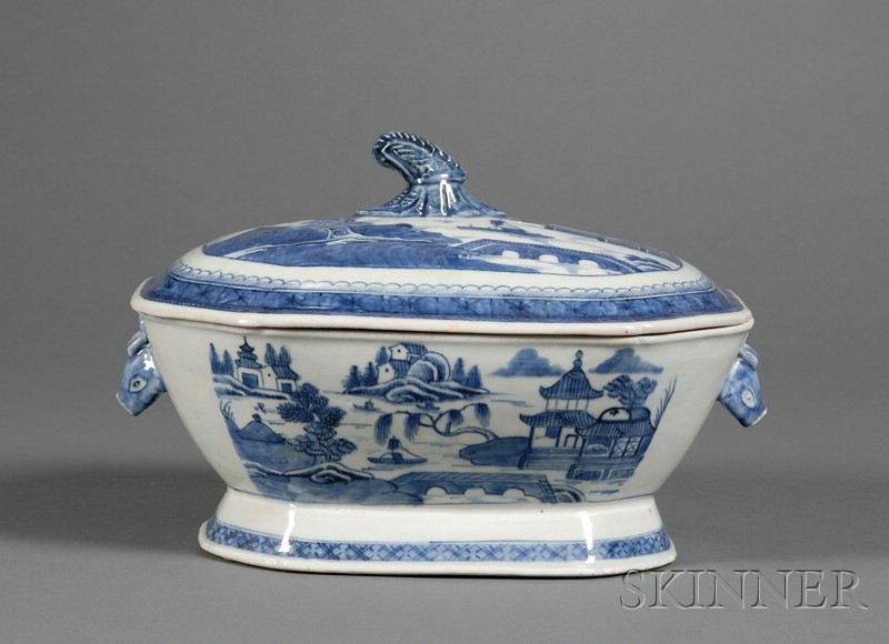 Appraisal: Canton Porcelain Covered Tureen China late th century chamfered rectangular