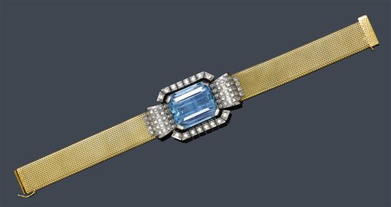 Appraisal: AQUAMARINE AND DIAMOND BRACELET ca Yellow and white gold g