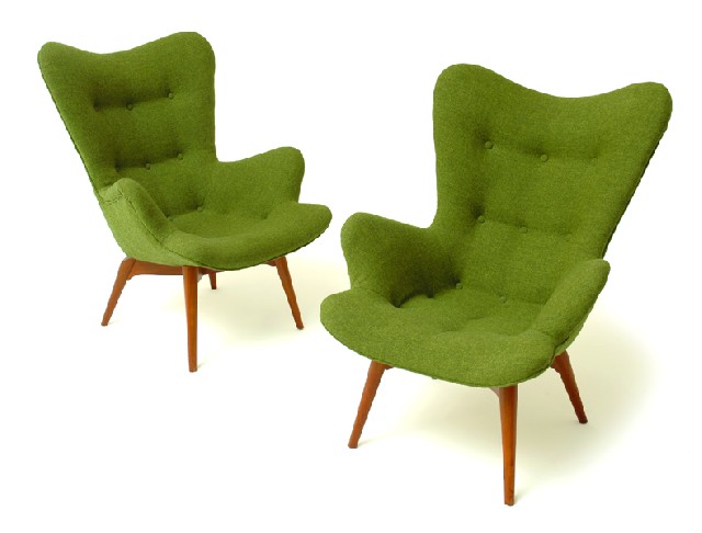 Appraisal: A PAIR OF GRANT FEATHERSTON R CONTOUR CHAIRS Stamped manufacturer's