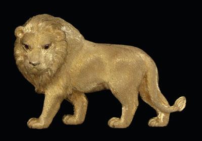 Appraisal: kt yellow gold lion brooch full-figure lion textured surface ruby