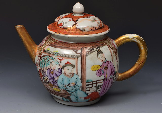 Appraisal: AN TH CENTURY CHINESE MANDARIN PORCELAIN TEAPOT and associated cover