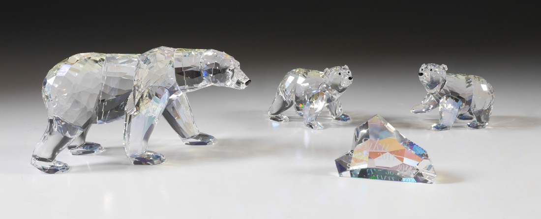 Appraisal: SWAROVSKI CRYSTAL SCS EXCLUSIVE POLAR BEAR SIKU Mother and two