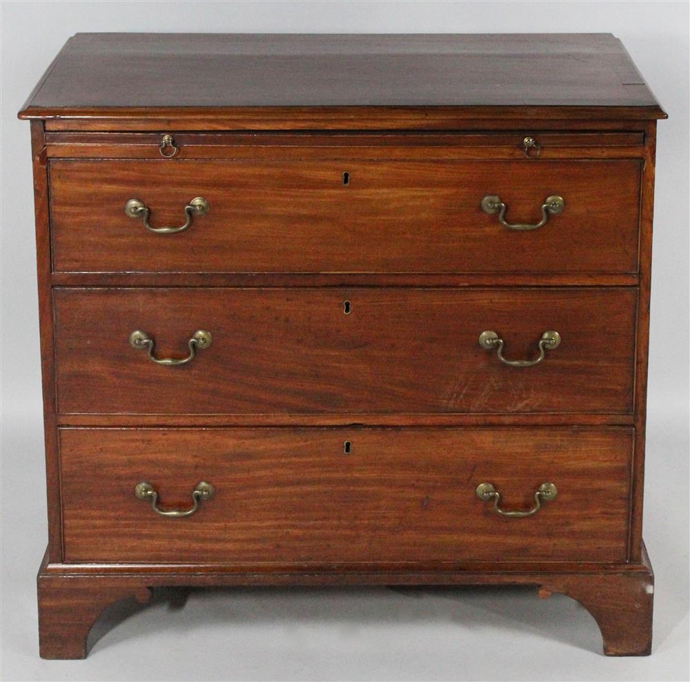 Appraisal: GEORGIAN MAHOGANY CHEST OF DRAWERS having a rectangular top with