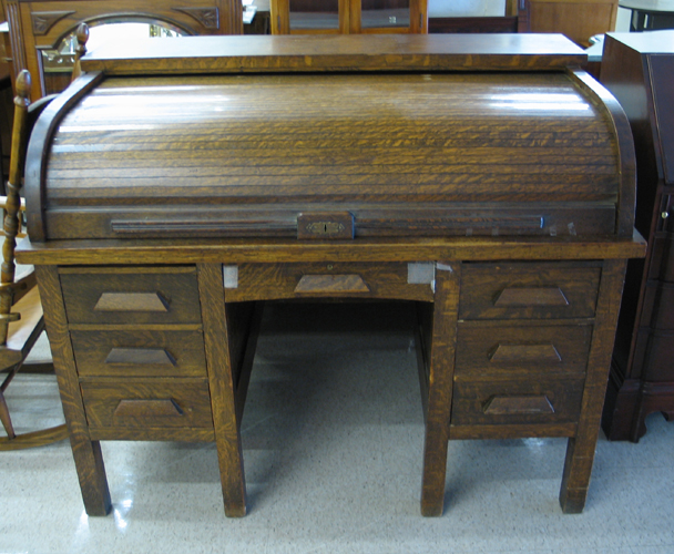 Appraisal: AN OAK ROLL-TOP DESK WITH CHAIR American early th century