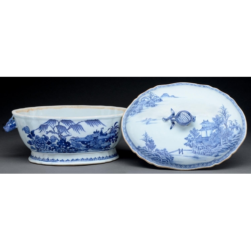 Appraisal: A Chinese export blue and white soup tureen and cover