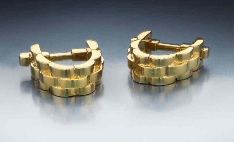 Appraisal: Pr Cartier K gold link cuff linksStamped ''Cartier E ''