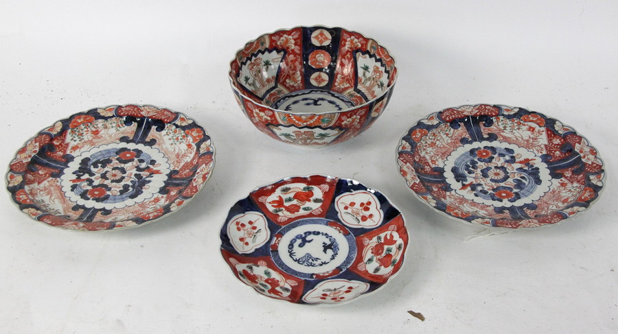 Appraisal: A Japanese imari bowl of scalloped form cm wide and