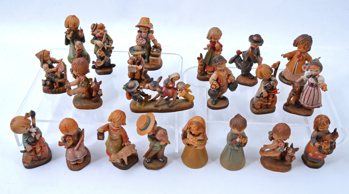 Appraisal: JUAN FERRANDIZ ANRI ITALIAN CARVED WOOD FIGURINES An assembled collection