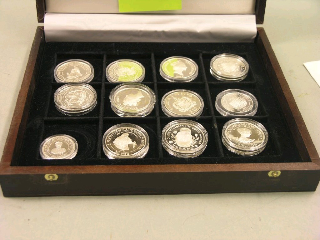 Appraisal: A cased set of royal commemorative silver coins twelve coins