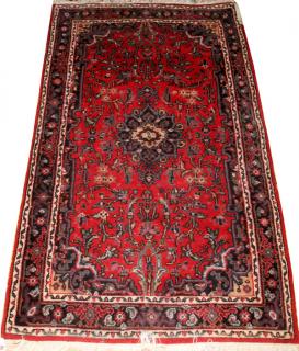 Appraisal: PERSIAN HAMADAN HAND WOVEN WOOL RUG CIRCA W ' L