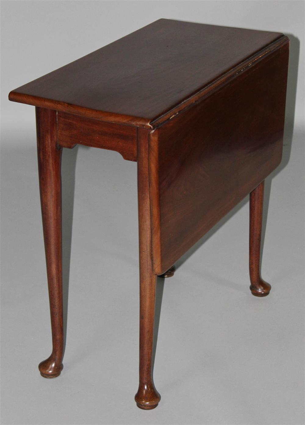 Appraisal: QUEEN ANNE MAHOGANY RECTANGULAR TABLE WITH SINGLE DROP LEAF mid-