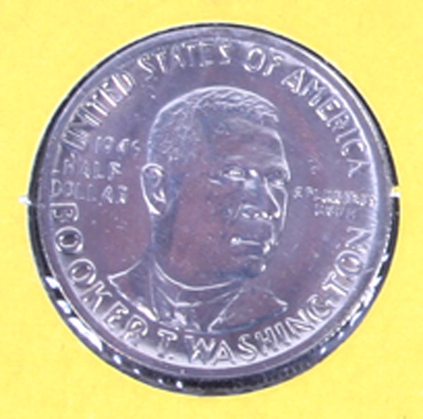 Appraisal: Two Booker T Washington Commemorative Halves Uncirculated