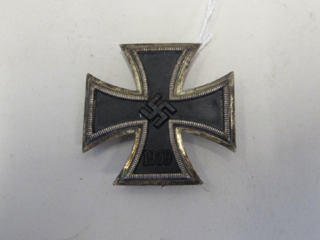 Appraisal: Cased iron cross