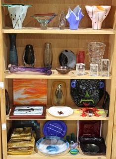 Appraisal: lot of approximately Group of art glass table articles including