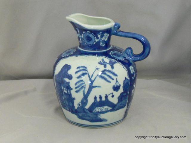 Appraisal: Blue Willow Crock Pottery Water Jug holds about half a