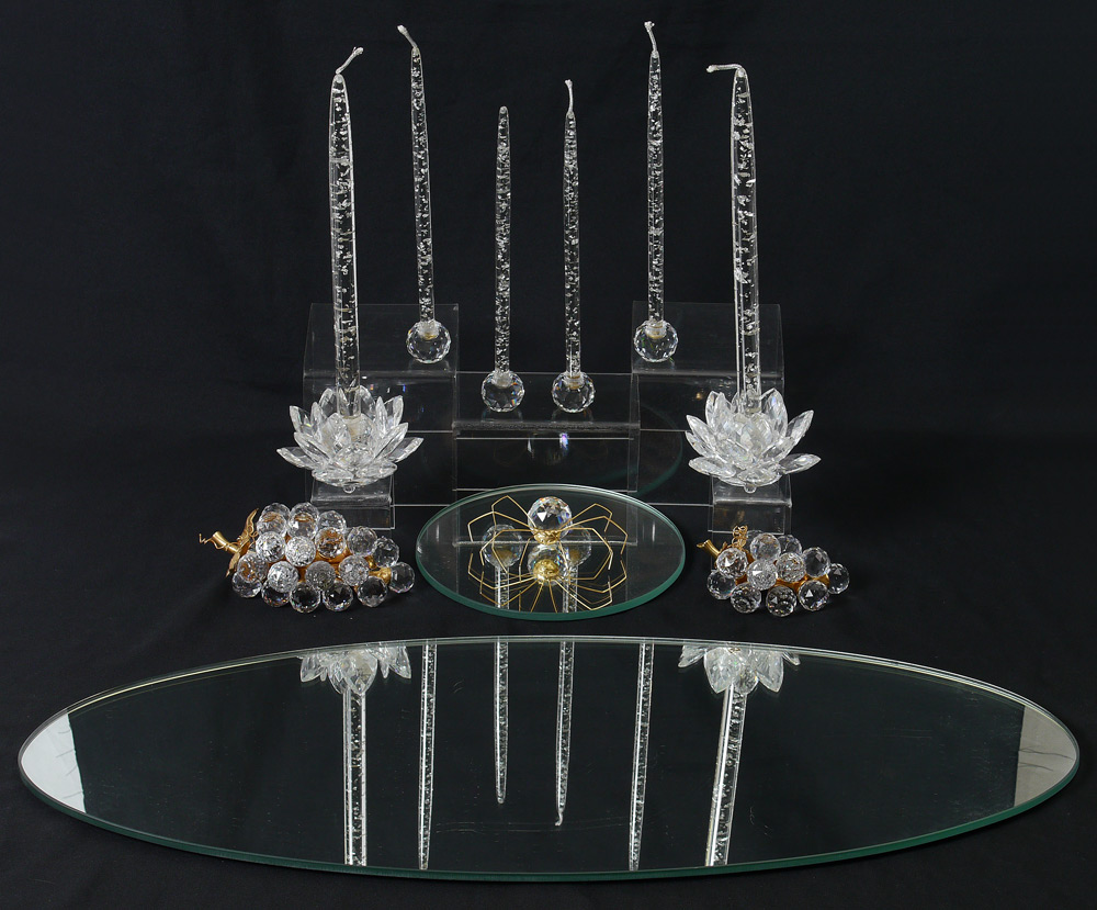 Appraisal: SWAROVSKI CRYSTAL ITEMS pieces Swarovski to include two bunches of