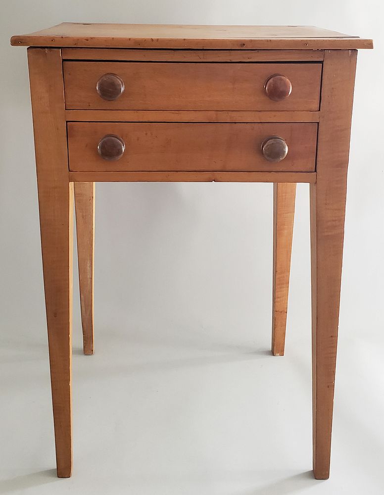 Appraisal: American Hepplewhite Two Drawer Work Stand th Century American Hepplewhite