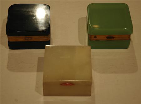 Appraisal: Group of Three Colored Glass Trinket Boxes Estimate nbsp nbsp