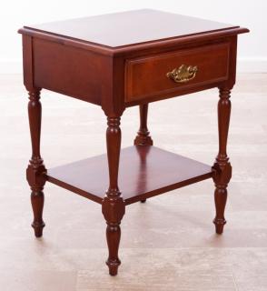 Appraisal: Cresent Furniture Cherry End Table Cresent Furniture cherry end table