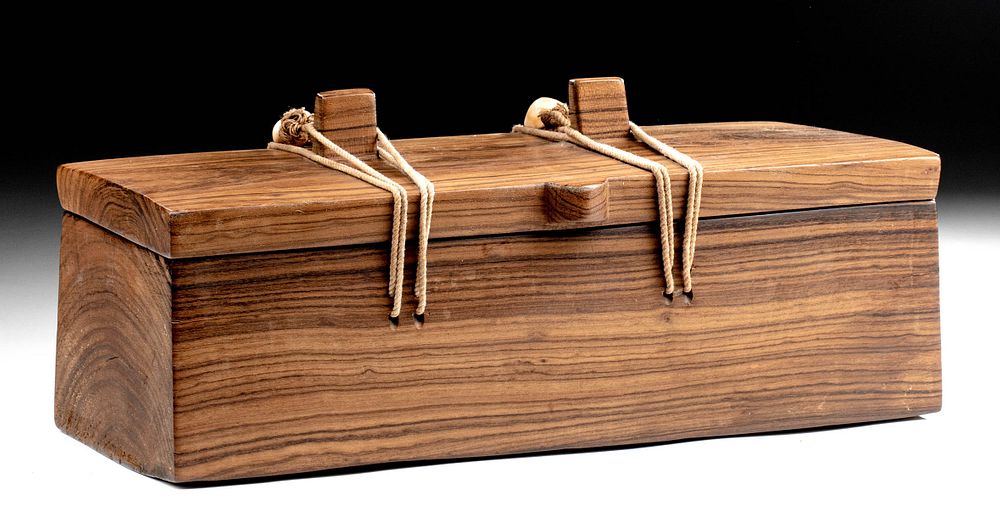 Appraisal: th C Caroline Islands Wood Box for keepsakes South Pacific