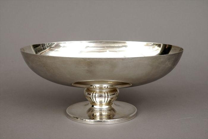 Appraisal: Art Deco Sterling Silver Centerpiece Bowl Reed and Barton x