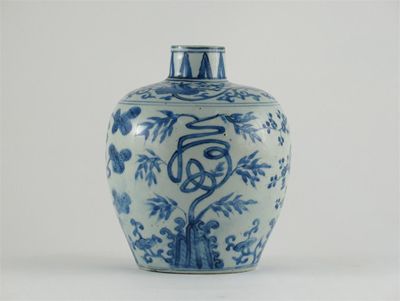 Appraisal: A good Chinese blue and white ovoid vase the body